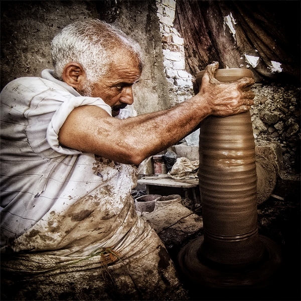 1026 - HAND MAKES LIFE - MAHMMUD ABDULAZIM AHMED - egypt.jpg